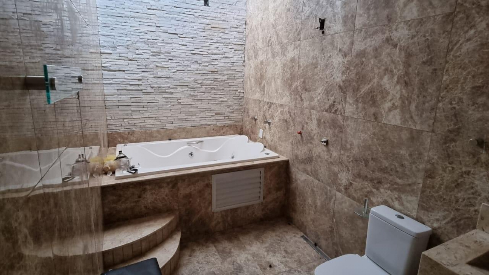 97 - Casa p/ Venda 97 - Casa p/ Venda