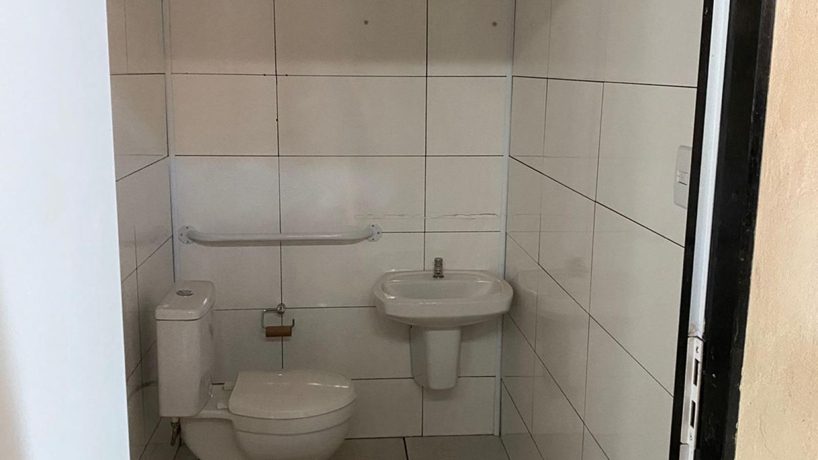 233 - Prédio/Sala/Salão Comercial p/ Locação 233 - Prédio/Sala/Salão Comercial p/ Locação