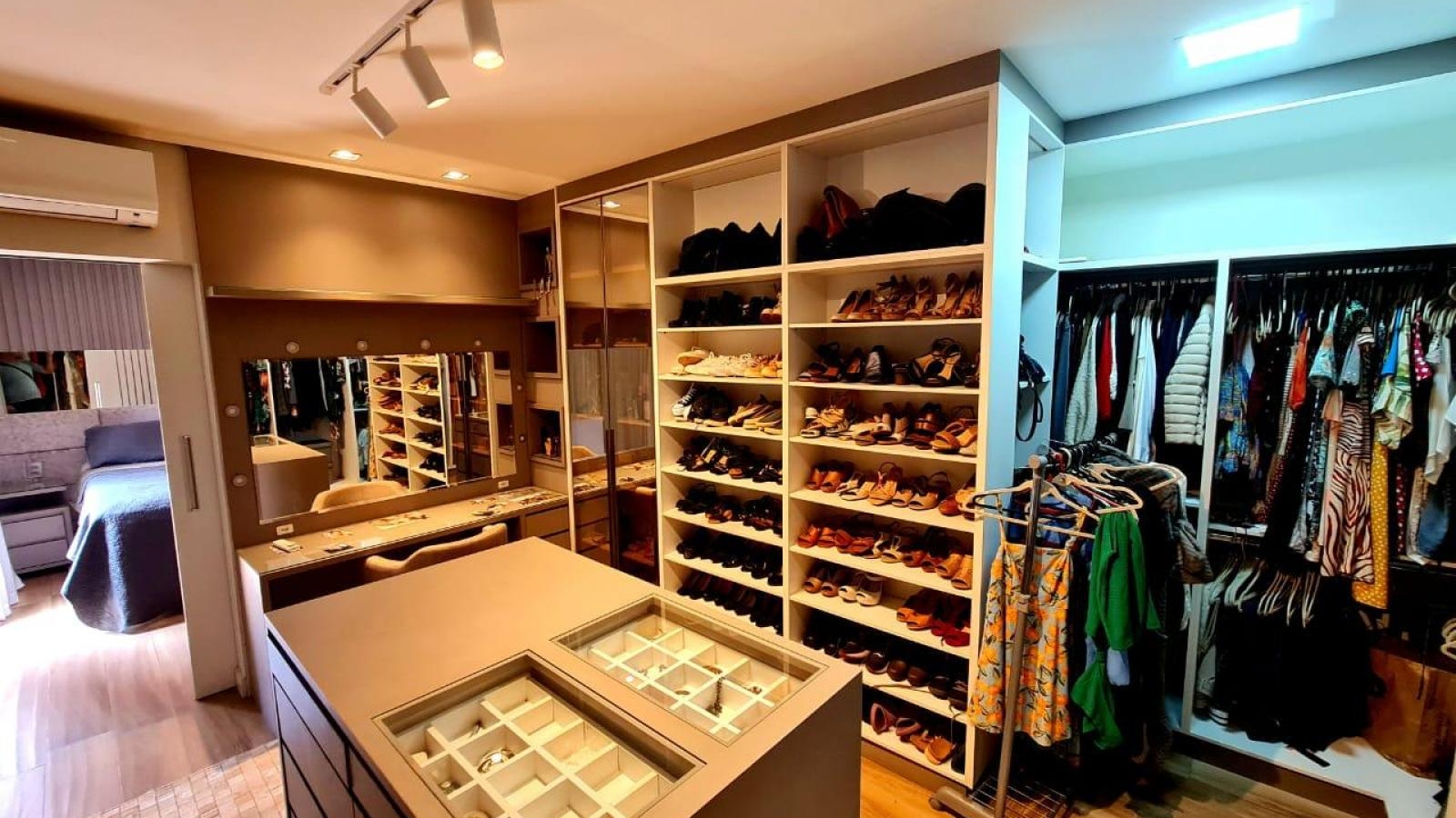 365 - Casa p/ Locação 365 - Casa p/ Locação